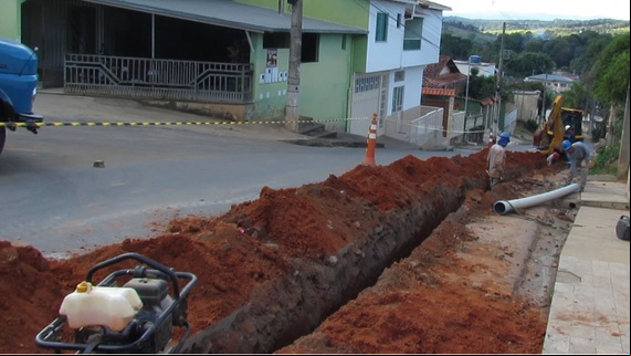 MAIS DE 11KM DE NOVAS REDES DE ÁGUA EM AMARANTINA
